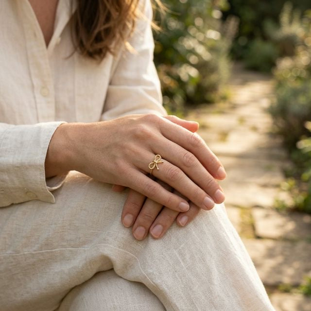 Ring Jasmin Gold Lifestyle Medium Shot