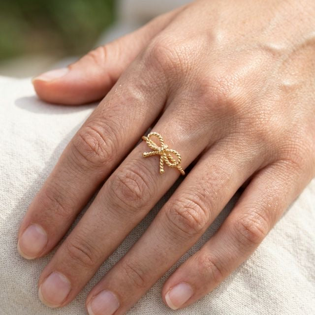 Ring Jasmin Gold Lifestyle Close-up